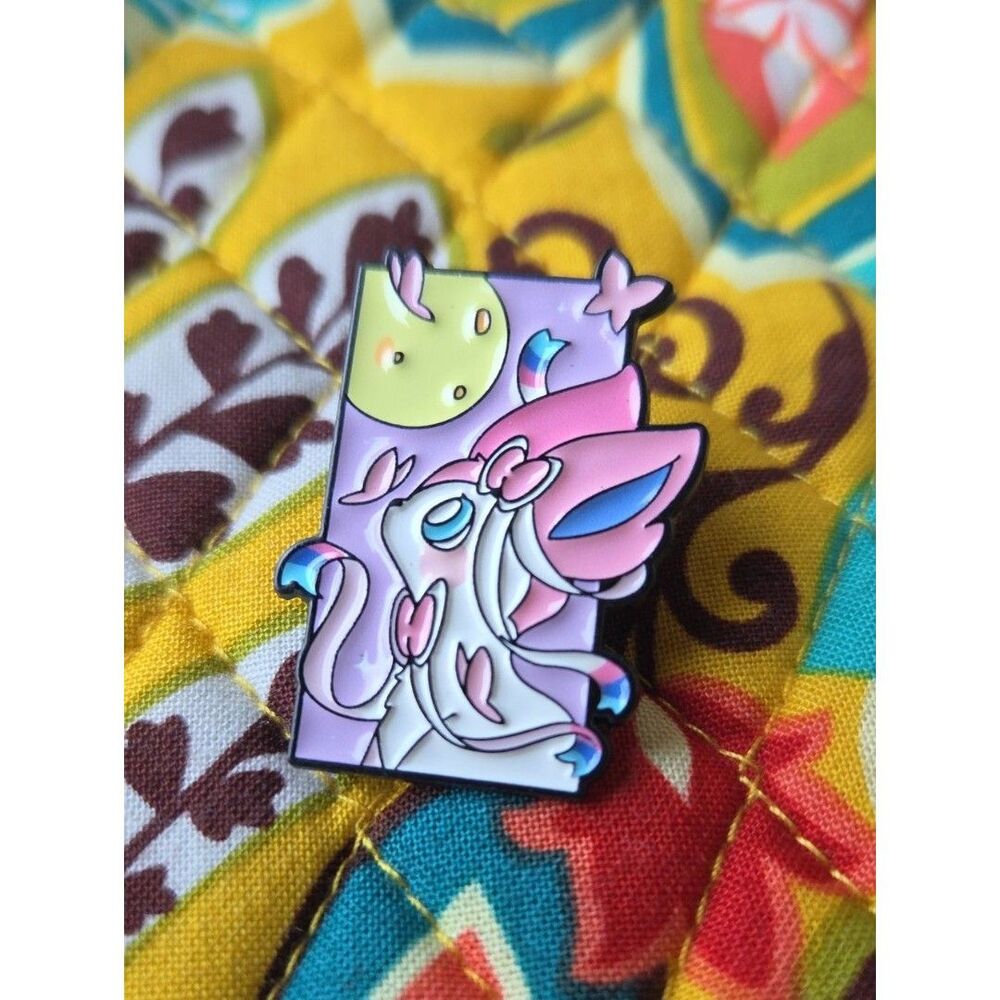 Sylveon Enamel Pin - Pink and White Cute Pokémon-Inspired Pet Accessory